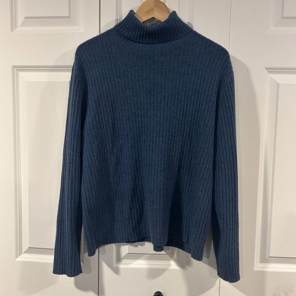 VTG 100% Cashmere Ribbed Turtleneck Sweater Country Shop Women’s XL Quiet Luxury